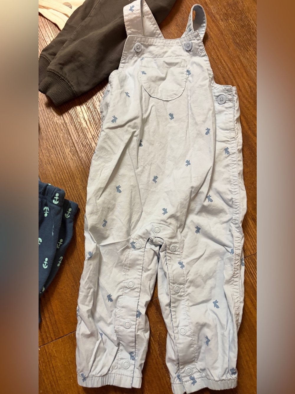 Four Outfits - Picture 2 of 9